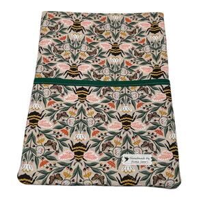 Handmade Quilted iPad Large Book Sleeve Front Pocket NEW 12" x 9" Bees Floral